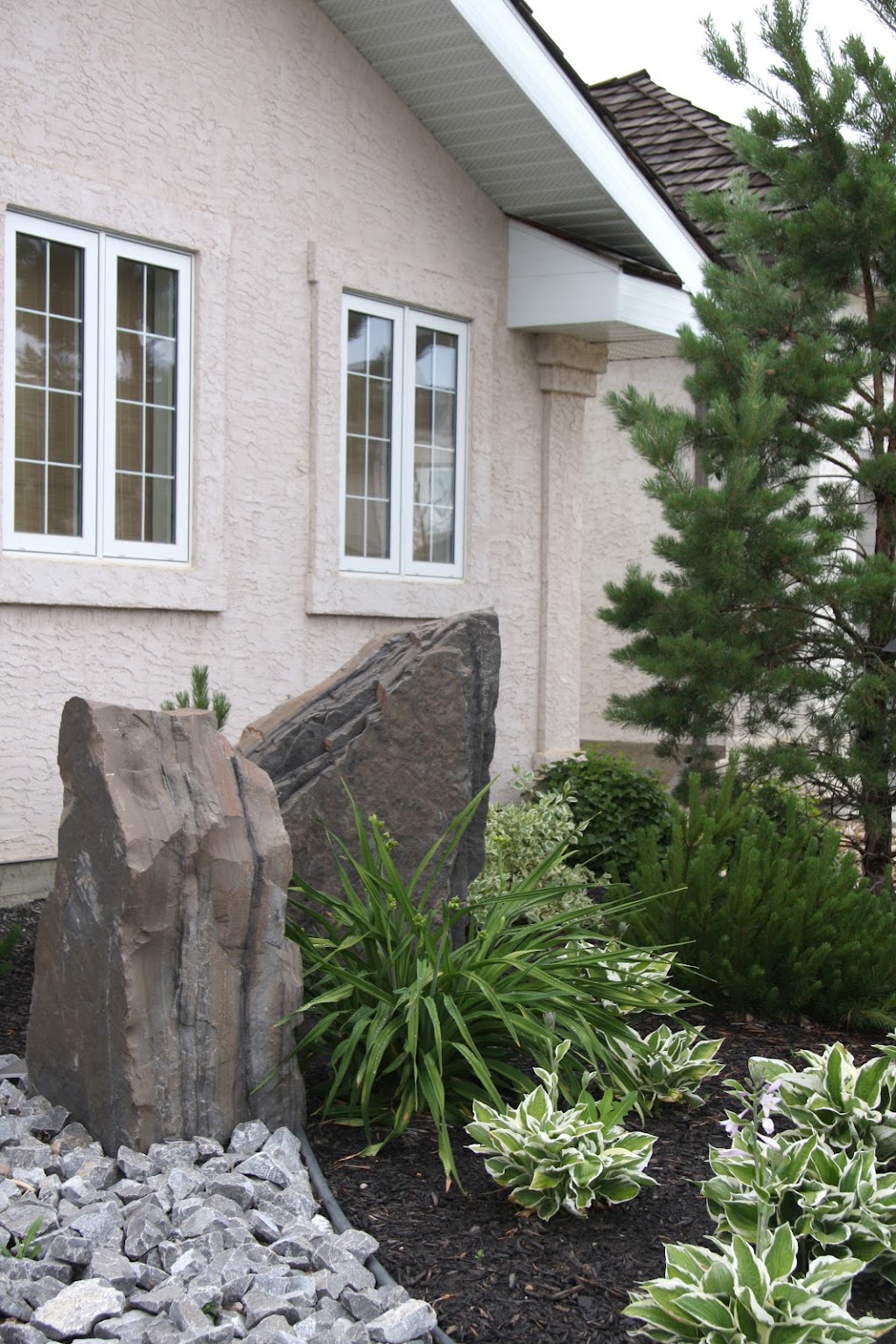 Earthworm Landscape Design Co | 3621 107 Ave, Edmonton, AB T5W 0E1, Canada | Phone: (780) 236-2222