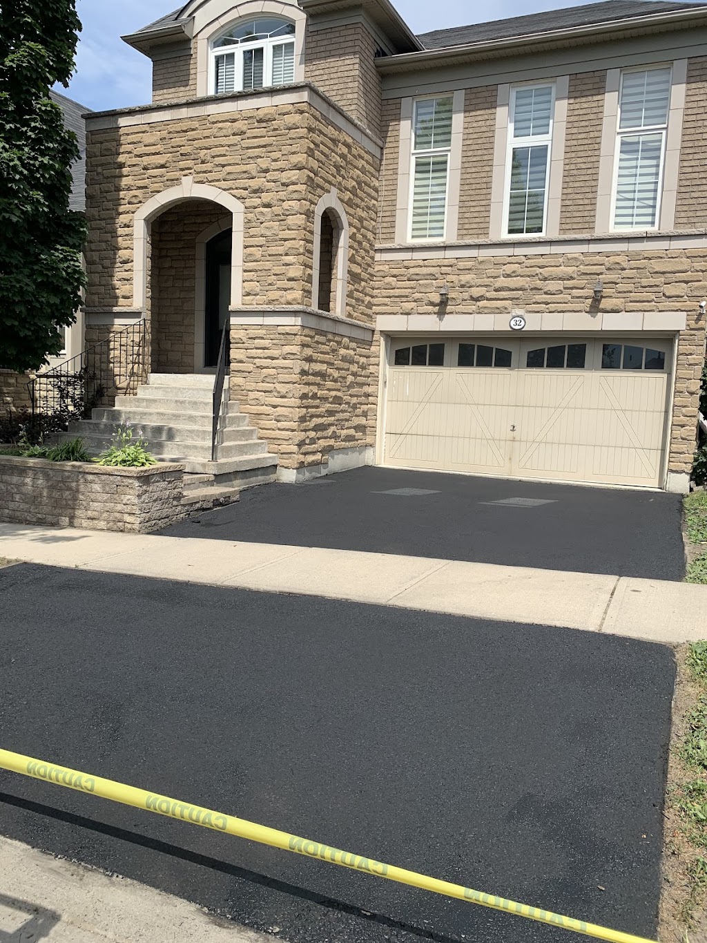 Elite Driveway Sealing | 90 Sprucewood Crescent, Bowmanville, ON L1C 5C9, Canada | Phone: (289) 203-4686