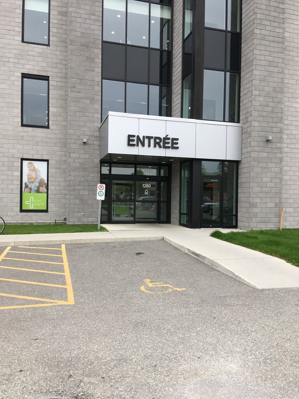 Centre radiologique de sherbrooke | 1280 Rue King E, Sherbrooke, QC J1G 1E4, Canada | Phone: (819) 563-1443
