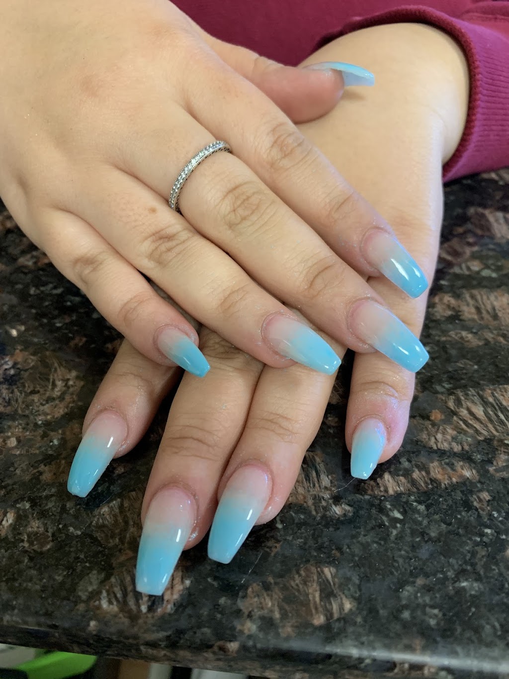 Bristol Nice Nails | 1525 Bristol Rd W #4, Mississauga, ON L5M 4Z1, Canada | Phone: (905) 813-0009