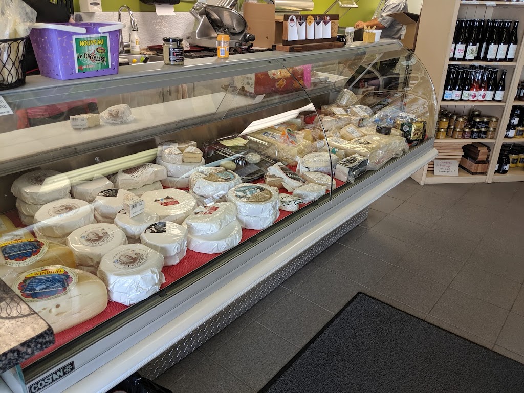 Fromagerie le Ptit Train du Nord Inc. | 624 Bd Albiny Paquette, Mont-Laurier, QC J9L 1L4, Canada | Phone: (819) 623-2250