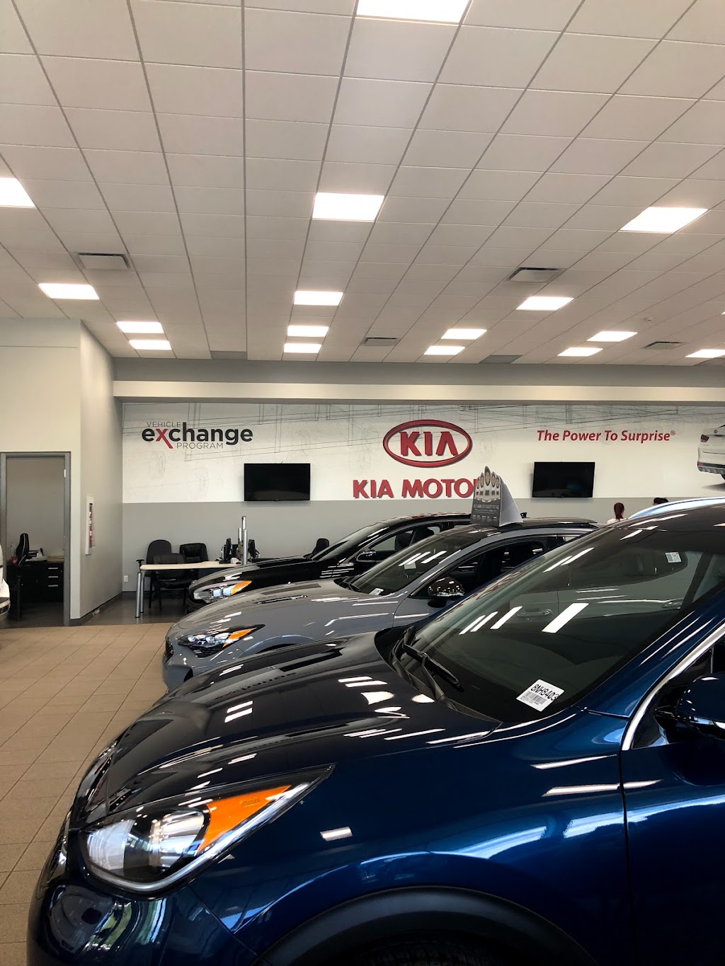 Go Kia South | 3030 Gateway Blvd NW, Edmonton, AB T6J 6V4, Canada | Phone: (780) 465-3535