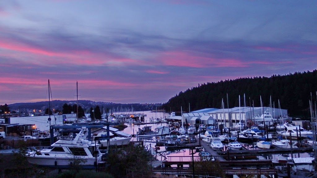 The Marinaside Resort | 1250 Stewart Ave, Nanaimo, BC V9S 4C9, Canada | Phone: (250) 591-0880