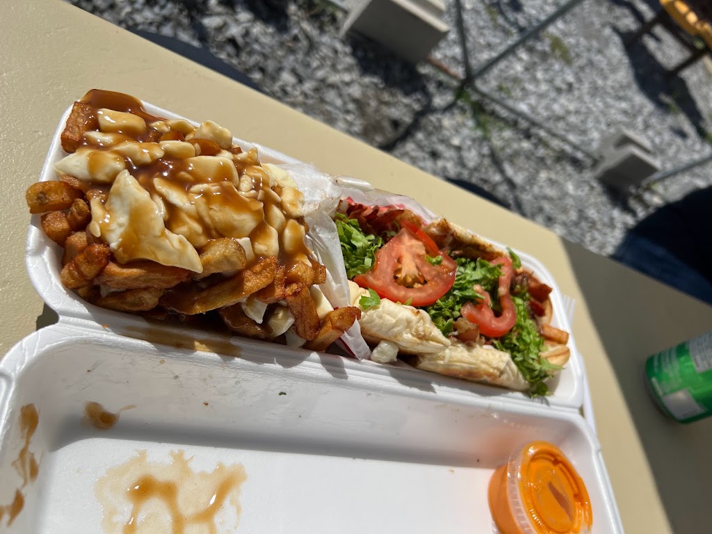 Casse Croute Chez Ti-Mat | 415 Rue Principale, Pohénégamook, QC G0L 1J0, Canada | Phone: (418) 893-1111