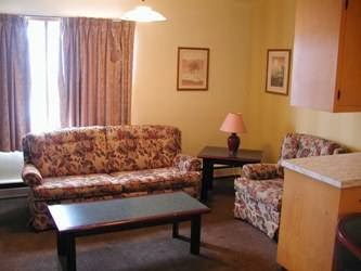 A-1 Motel | 7895 Lundys Lane, Niagara Falls, ON L2H 1H3, Canada | Phone: (905) 354-6038