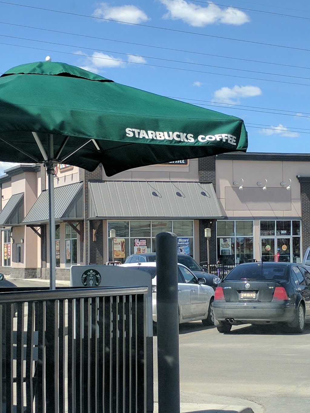 Starbucks | Safeway Grocery Store, 5048 16 Ave NW, Calgary, AB T3B 0N3, Canada | Phone: (403) 288-3219