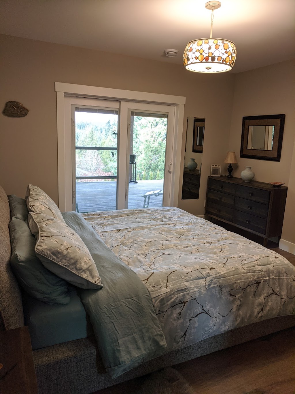 Shuswap Guest Suite Vacation Rental | 2465 Waverly Dr, Blind Bay, BC V0E 1H2, Canada | Phone: (780) 405-1550