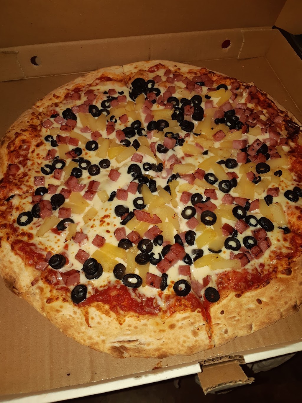 Coins Pizza | 537 Pleasant St, Dartmouth, NS B2W 1A6, Canada | Phone: (902) 433-4444