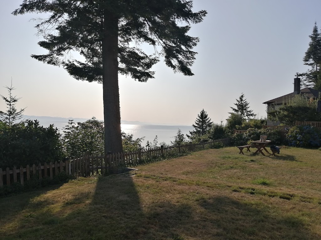 Edgewater Motel | 4073 S Island Hwy, Campbell River, BC V9H 1G3, Canada | Phone: (250) 923-5421