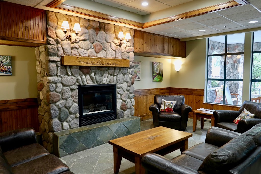 Coast Sundance Lodge | 3160 Creekside Way, Sun Peaks, BC V0E 5N0, Canada | Phone: (250) 578-0200