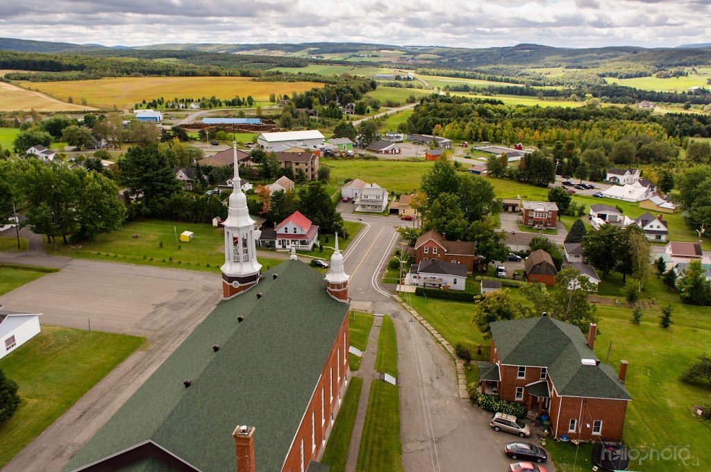 Presbyteres-Eglises Catholiques | 20 DE LEGLISE, Saint-Isidore-de-Clifton, QC J0B 2X0, Canada | Phone: (819) 658-3525