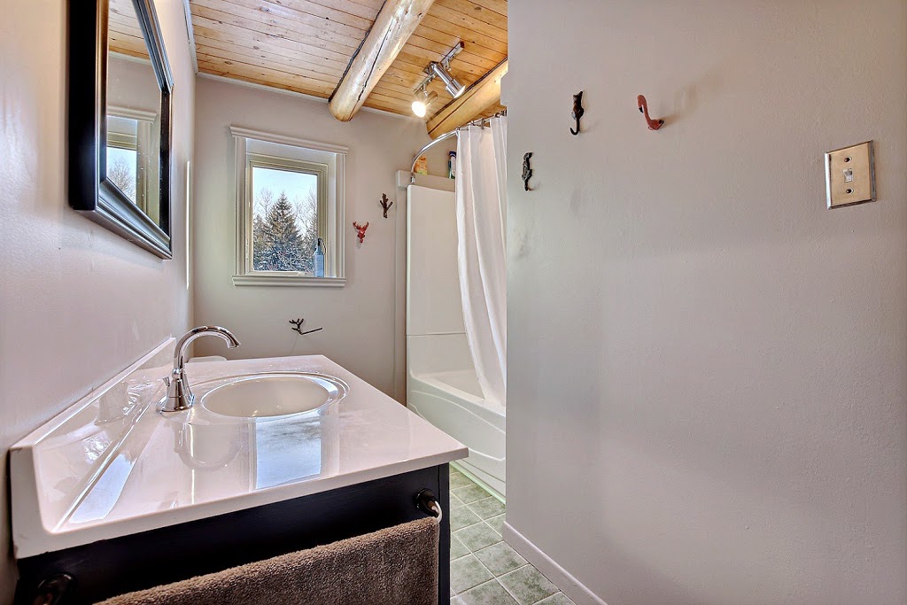 Chalet La Belle Rive | 7700 Chemin du Moulin, Labelle, QC J0T 1H0, Canada | Phone: (514) 772-9864