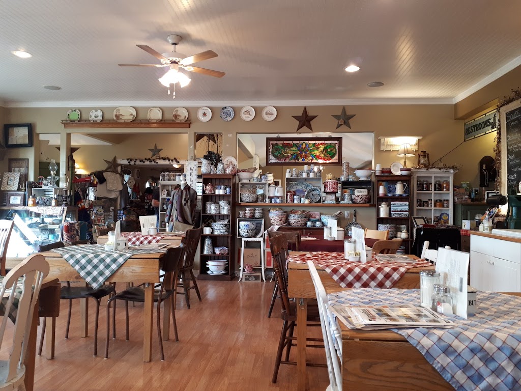 The Country Farmhouse | Rge Rd. 221, Cluny, AB T0J 0S0, Canada | Phone: (403) 734-2593