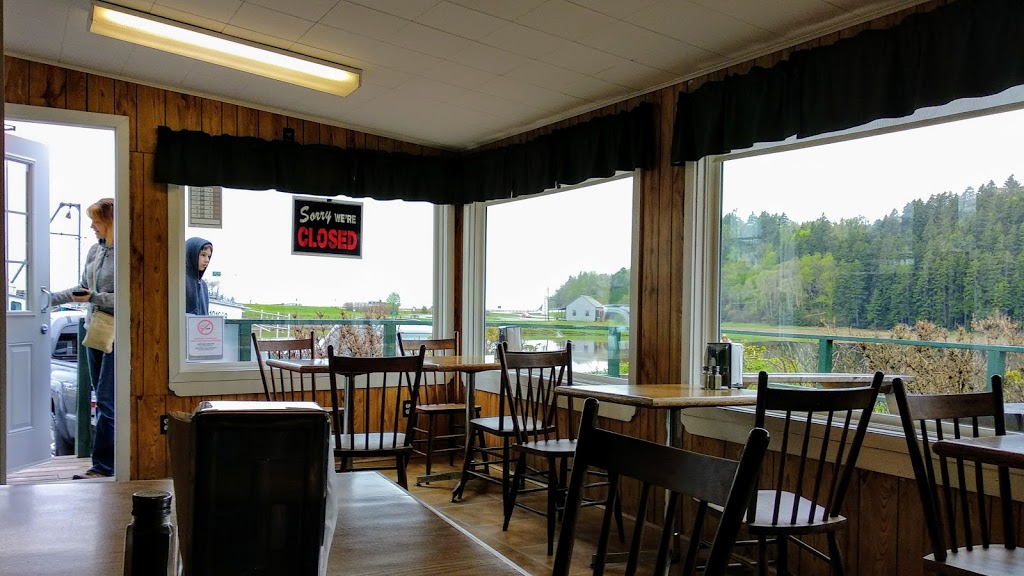 Fundy Take-Out | 21 Fundy View Dr, Alma, NB E4H 1H7, Canada | Phone: (506) 887-2261