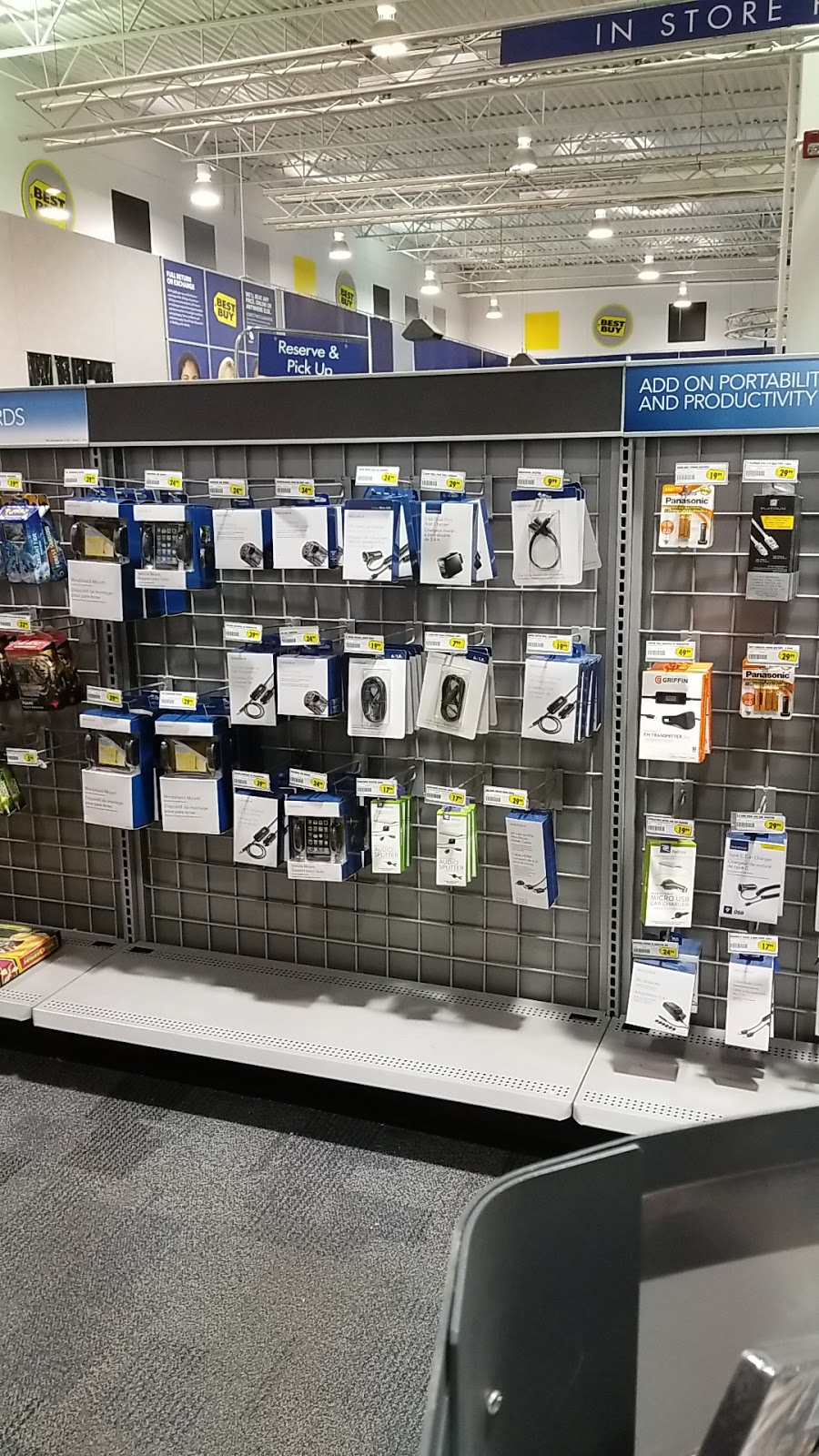 Best Buy | 3319 26 Ave NE, Calgary, AB T1Y 6L4, Canada | Phone: (403) 717-1000