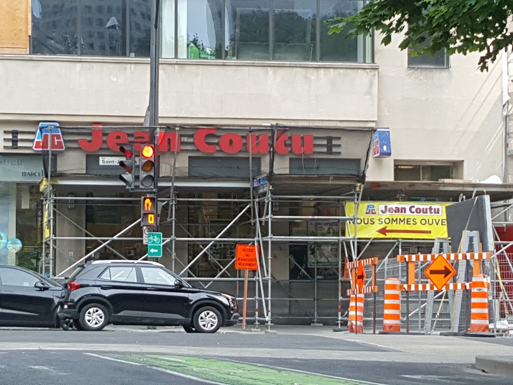 PJC Jean Coutu Santé-Beauté | 614 Rue Saint-Jacques, Montréal, QC H3C 1E2, Canada | Phone: (514) 954-9555