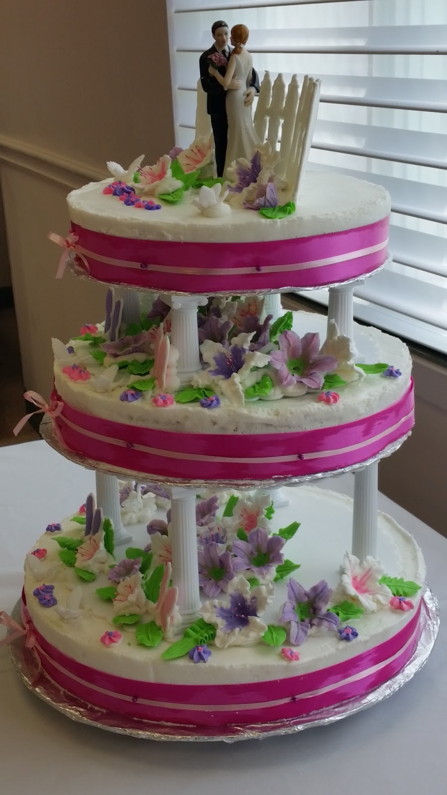 Extreme Floral and Cakes | 5 Sixth St, Belleville, ON K8N 4S4, Canada | Phone: (613) 743-7744