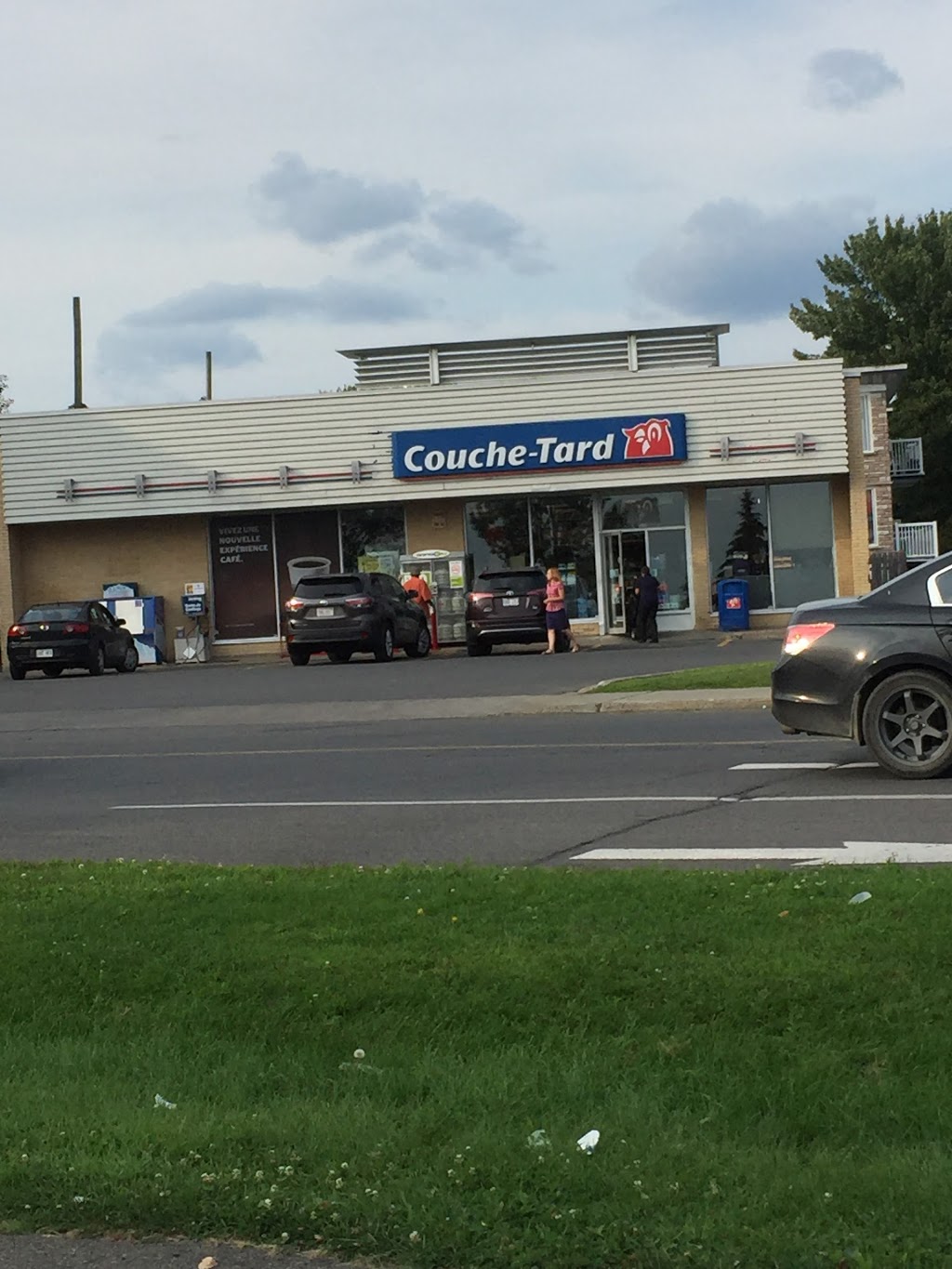 Couche-Tard | 9301 Boulevard LaSalle, LaSalle, QC H8R 2M7, Canada | Phone: (514) 363-1071