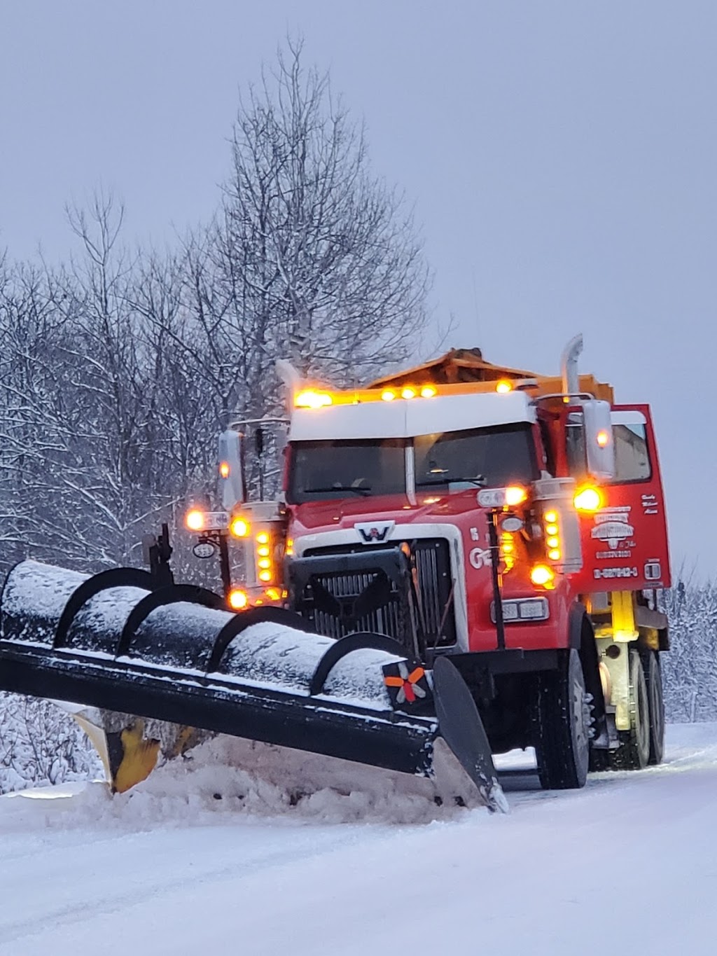 Transport Vincent Flansberry et Filles | 44 Chemin des Eaux, Egan-Sud, QC J9E 3A9, Canada | Phone: (819) 334-0121