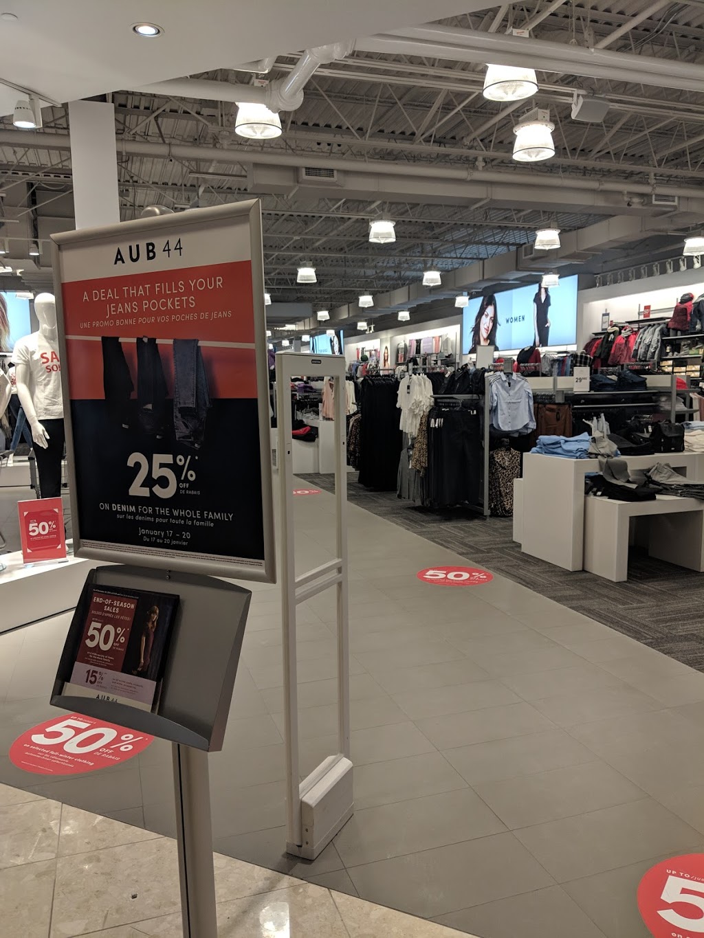 Aub44 | 110 Place dOrléans Dr, Orléans, ON K1C 2L9, Canada | Phone: (613) 510-1944