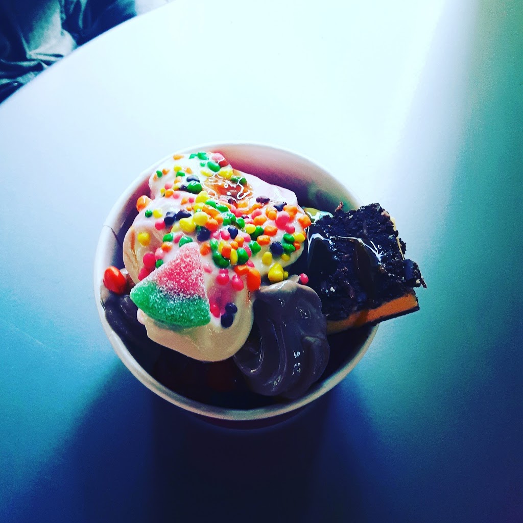 Menchies | FOLKSTONE PLAZA, 20 Broadleaf Ave, Whitby, ON L1R 0B5, Canada | Phone: (905) 425-2600