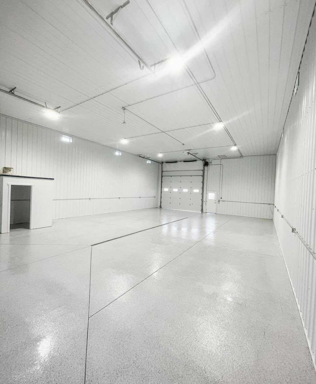 Diamond Floor Coatings | 75 Precedence Link, Cochrane, AB T4C 2W8, Canada | Phone: (604) 703-8599