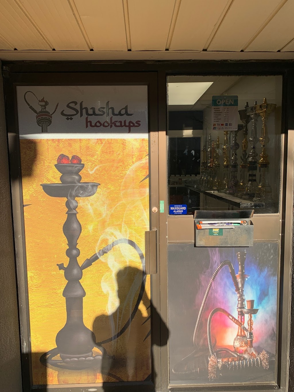 Shisha Hookups | 1935 Drew Rd Unit 11, Mississauga, ON L5S 1M7, Canada | Phone: (647) 625-2278