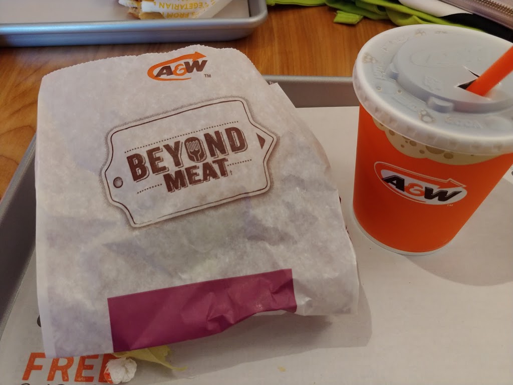 A&W Canada | 2625 Yonge St, Toronto, ON M4P 2J6, Canada | Phone: (416) 903-8465