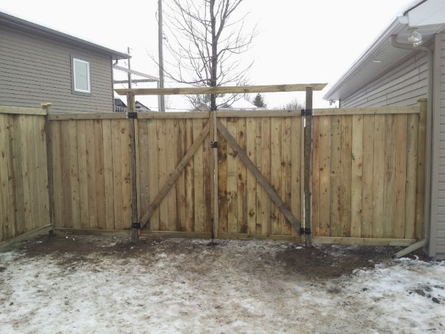 Astro Fence | 1384 Gosset St, Gloucester, ON K1B 3P6, Canada | Phone: (613) 745-6074