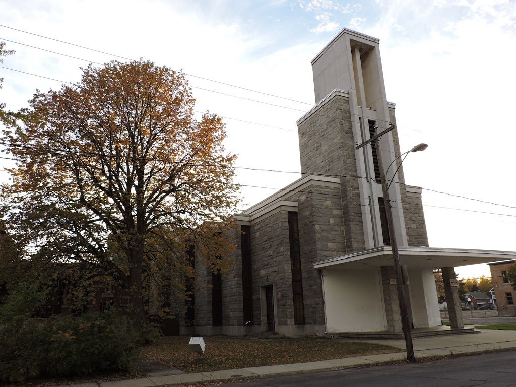 Presbytère Saint-Simon | 1200 Rue Saint Edgar, Drummondville, QC J2B 2W2, Canada