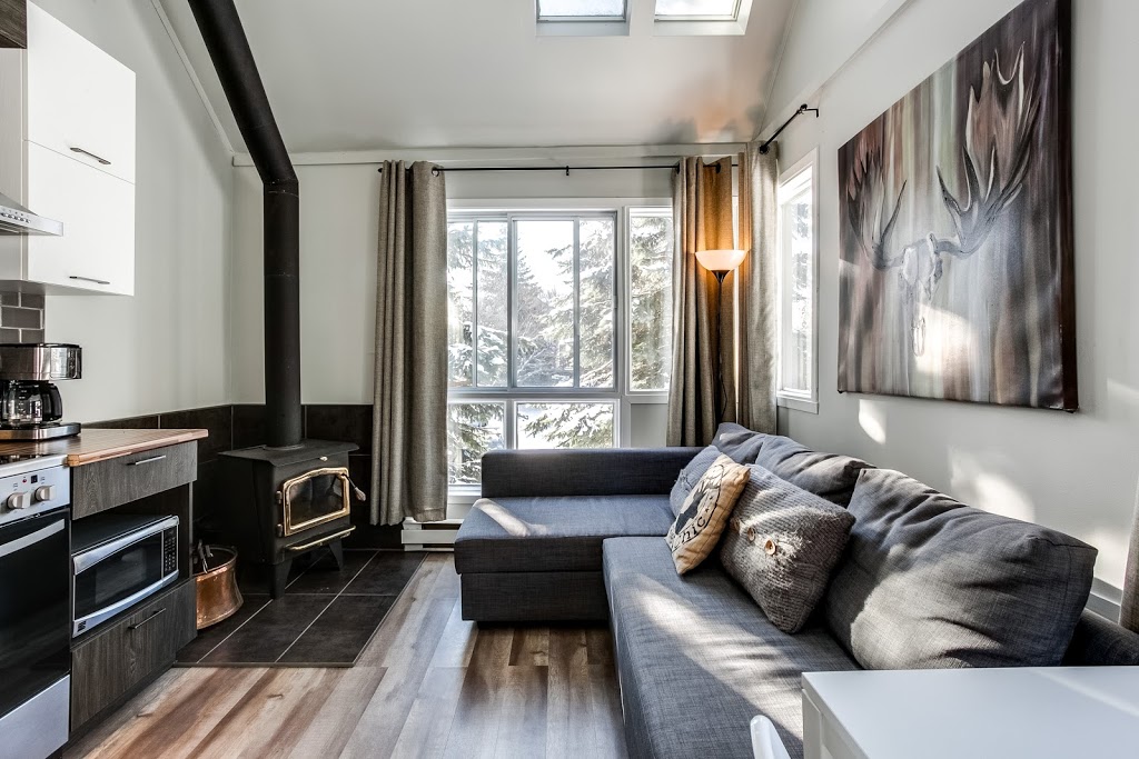 Le Chic-Shack Condos Mont-Tremblant | 133-2137 Chemin au Pied de la Montagne, Mont-Tremblant, QC J8E 3M2, Canada | Phone: (514) 437-4000