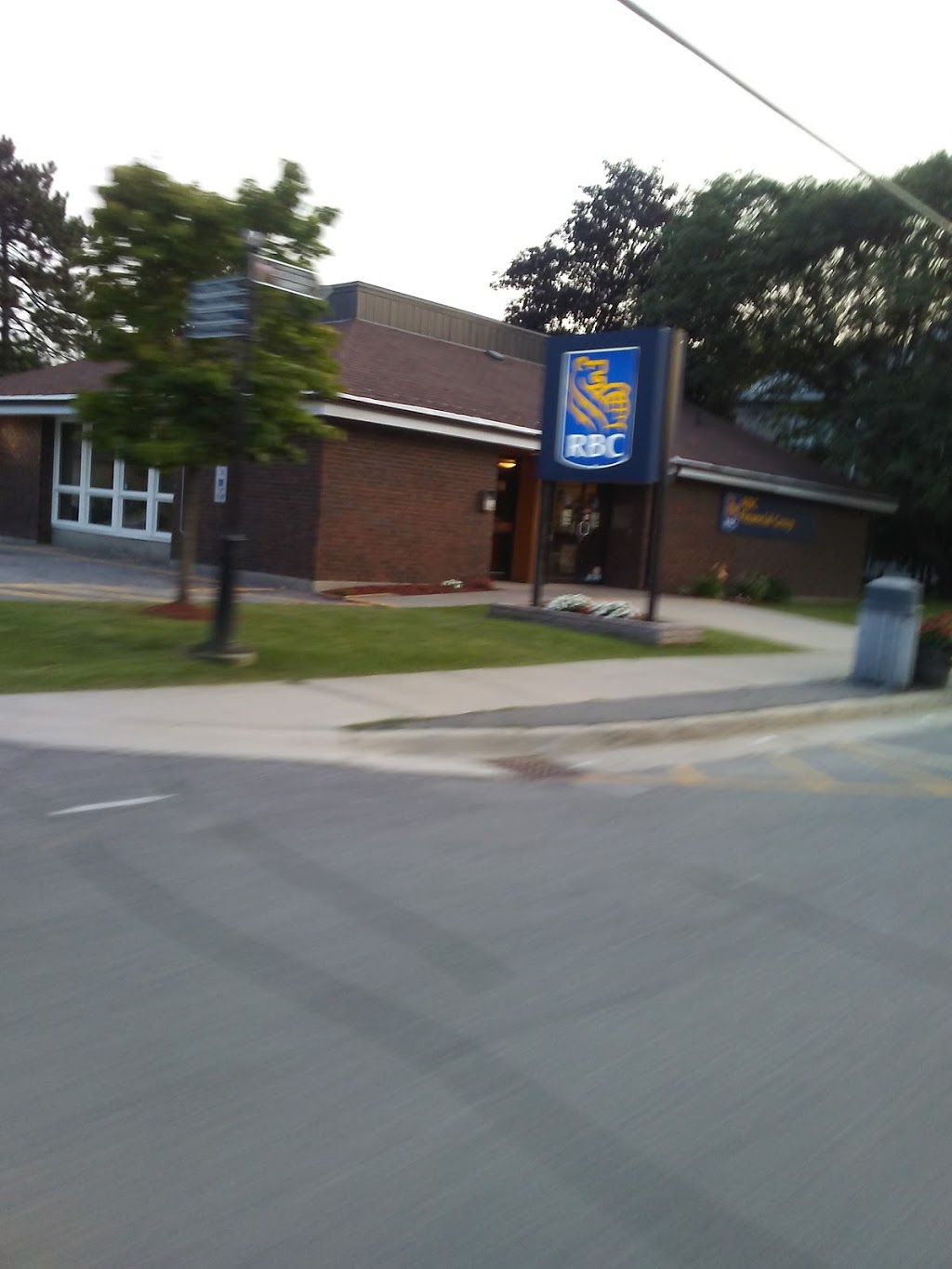 RBC Royal Bank | 124 Main St E, Merrickville, ON K0G 1N0, Canada | Phone: (613) 269-4781