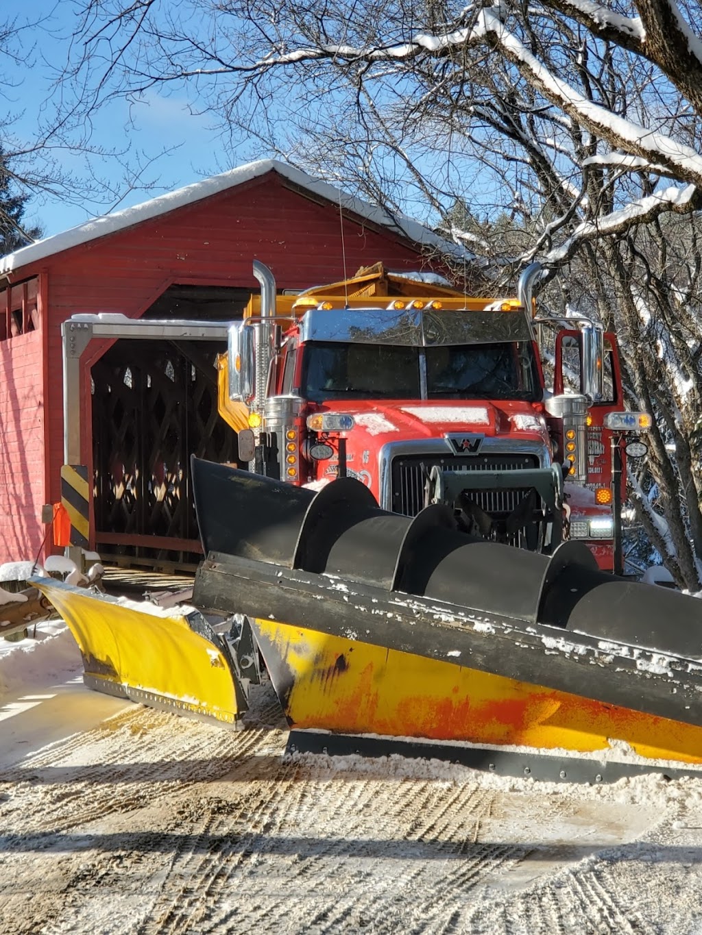 Transport Vincent Flansberry et Filles | 44 Chemin des Eaux, Egan-Sud, QC J9E 3A9, Canada | Phone: (819) 334-0121