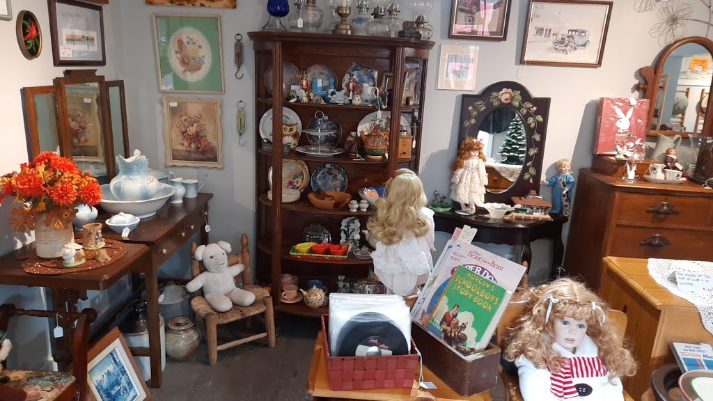 Treasures By The Locks | 7 May St, Fenelon Falls, ON K0M 1N0, Canada | Phone: (705) 344-4351