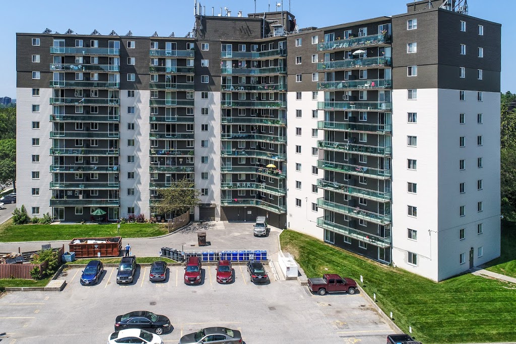 37 Johnson Street Apartments | 37 Johnson St, Barrie, ON L4M 5C3, Canada | Phone: (249) 315-0043