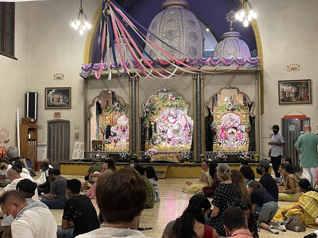 ISKCON Montreal: Centre Hare Krishna | 1626 Bd Pie-IX, Montréal, QC H1V 2C5, Canada | Phone: (514) 521-1301