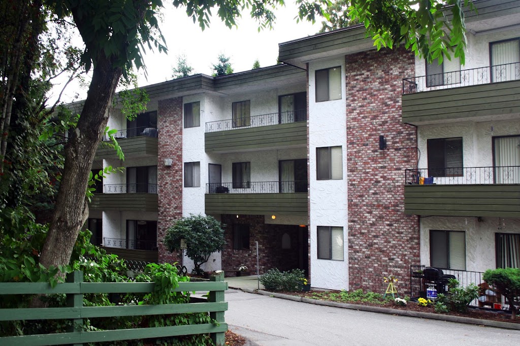 Royal Manor Apartments | 33298 Robertson Ave, Abbotsford, BC V2S 1Z5, Canada | Phone: (604) 751-2125