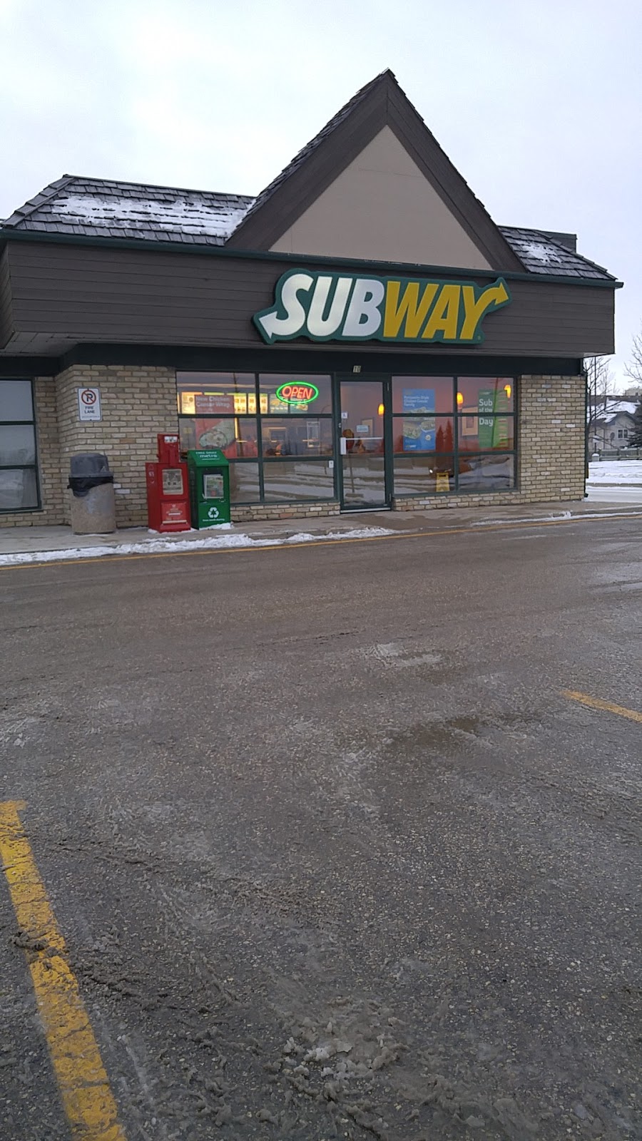 Subway | 867, 877 Waverley St Unit 10, Winnipeg, MB R3T 5V3, Canada | Phone: (204) 489-0923