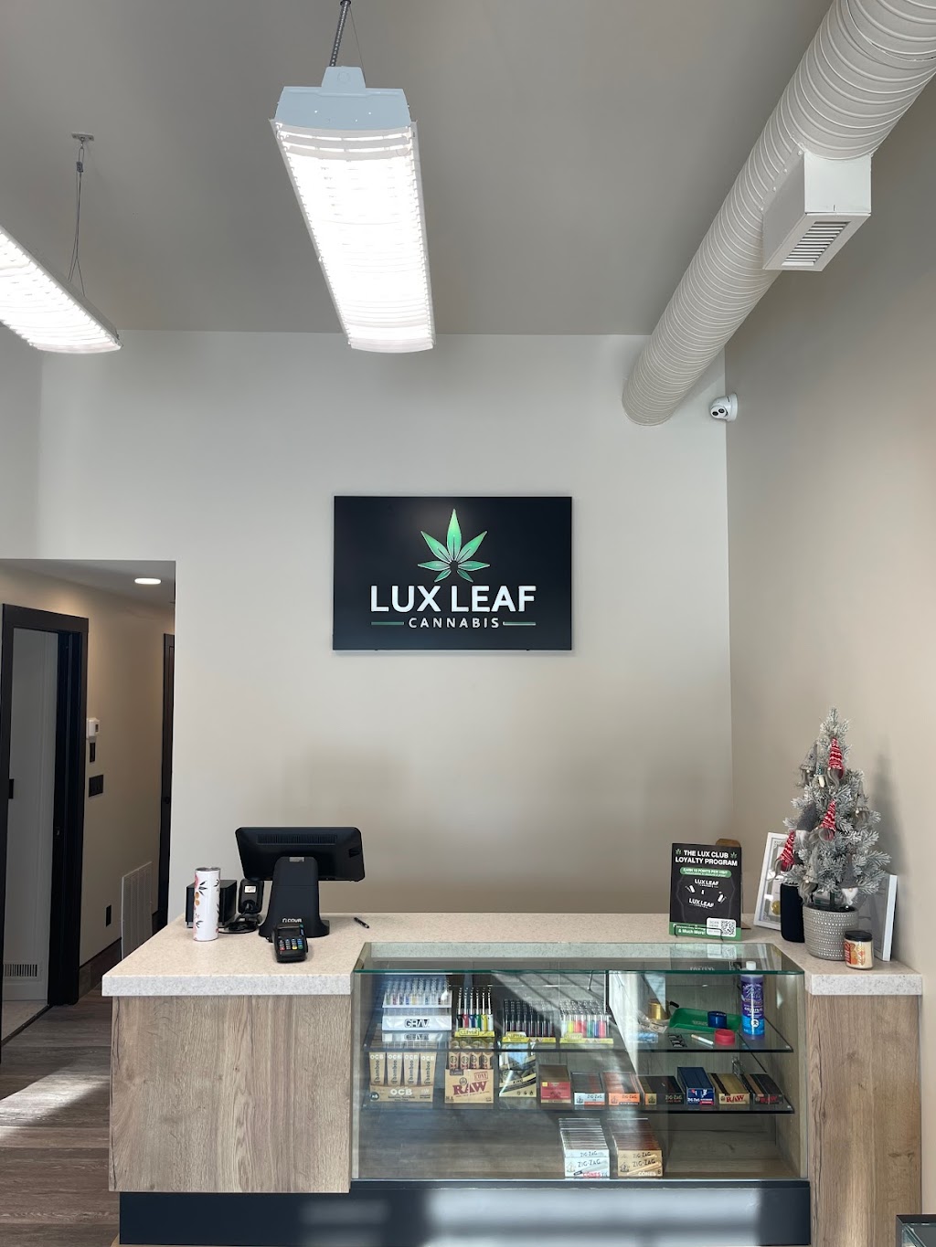 Lux Leaf Cannabis - Eckville | 4856 50 Ave Unit #4, Eckville, AB T0M 0X0, Canada | Phone: (403) 746-2336