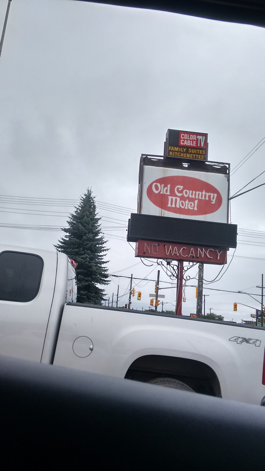 Old Country Motel | 500 Cumberland St N, Thunder Bay, ON P7A 4R8, Canada | Phone: (807) 285-3406