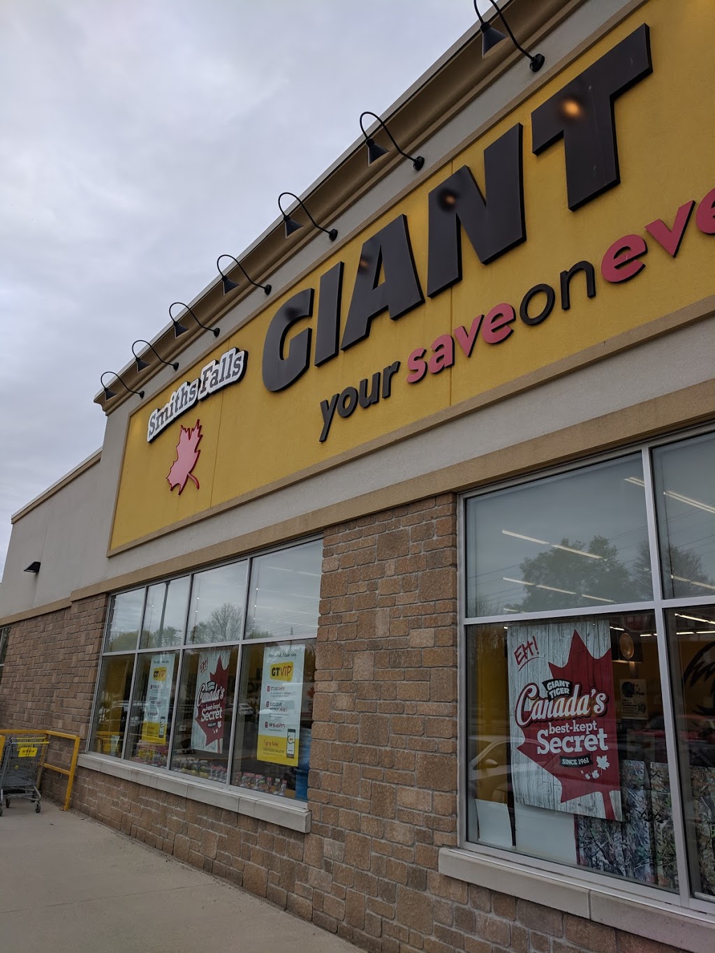 Giant Tiger | 29 Chambers St, Smiths Falls, ON K7A 2Y3, Canada | Phone: (613) 283-2295