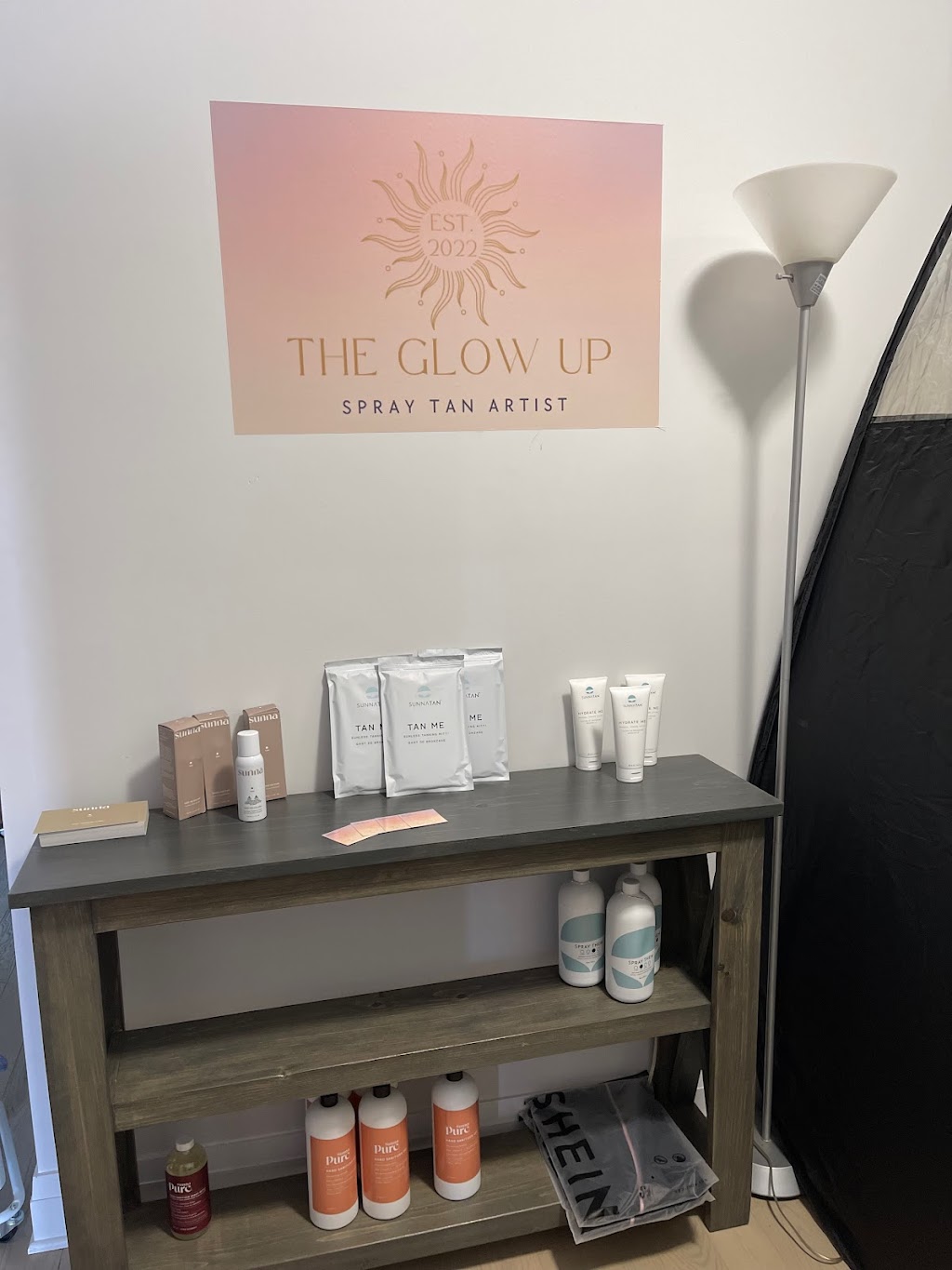 The Glow up | 854 Chipping Cir, Manotick, ON K4M 0E7, Canada | Phone: (613) 899-6280