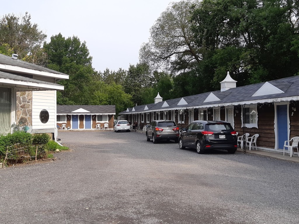 Motel Jann Inc | 3210 Boulevard Wilfrid-Hamel, Québec, QC G1P 2J1, Canada | Phone: (418) 871-9292