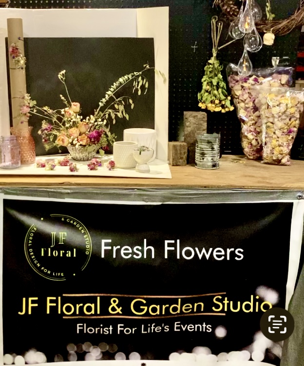 JF Floral & Garden Studio | 1464 Ridgemount Dr, Comox, BC V9M 3H1, Canada | Phone: (778) 668-3255