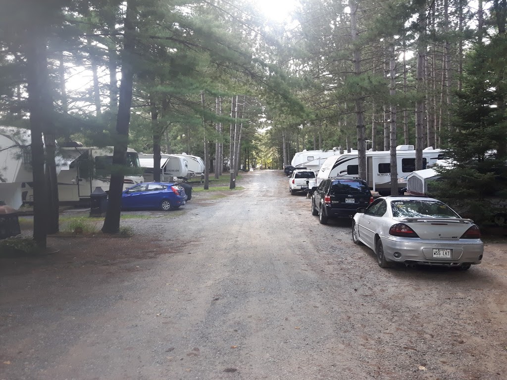 Camping Ange-Gardien | 671 Chemin Lamarche, LAnge-Gardien, QC J8L 0S1, Canada | Phone: (819) 281-5055