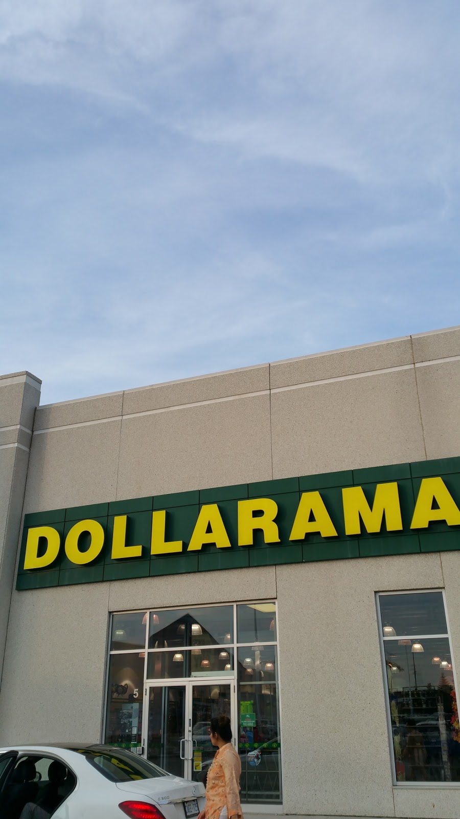 Dollarama | Heartland Town Centre, 6075 Mavis Rd, Mississauga, ON L5R 4G6, Canada | Phone: (905) 361-0579