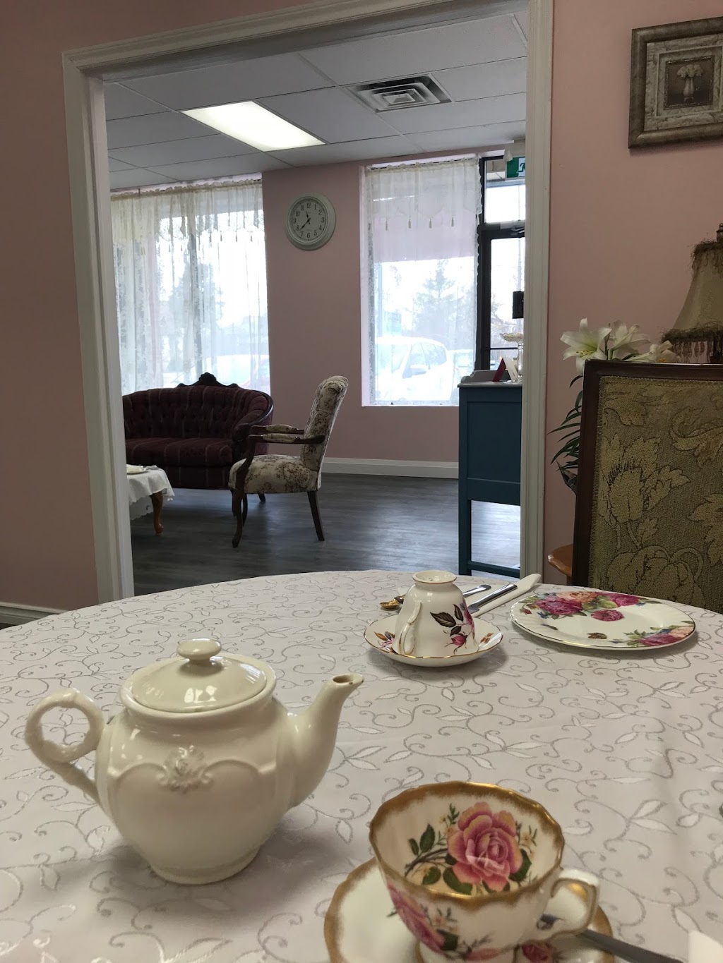The Duchess Tea Room | 288 Grays Rd #8, Hamilton, ON L8E 1V5, Canada | Phone: (905) 578-3305