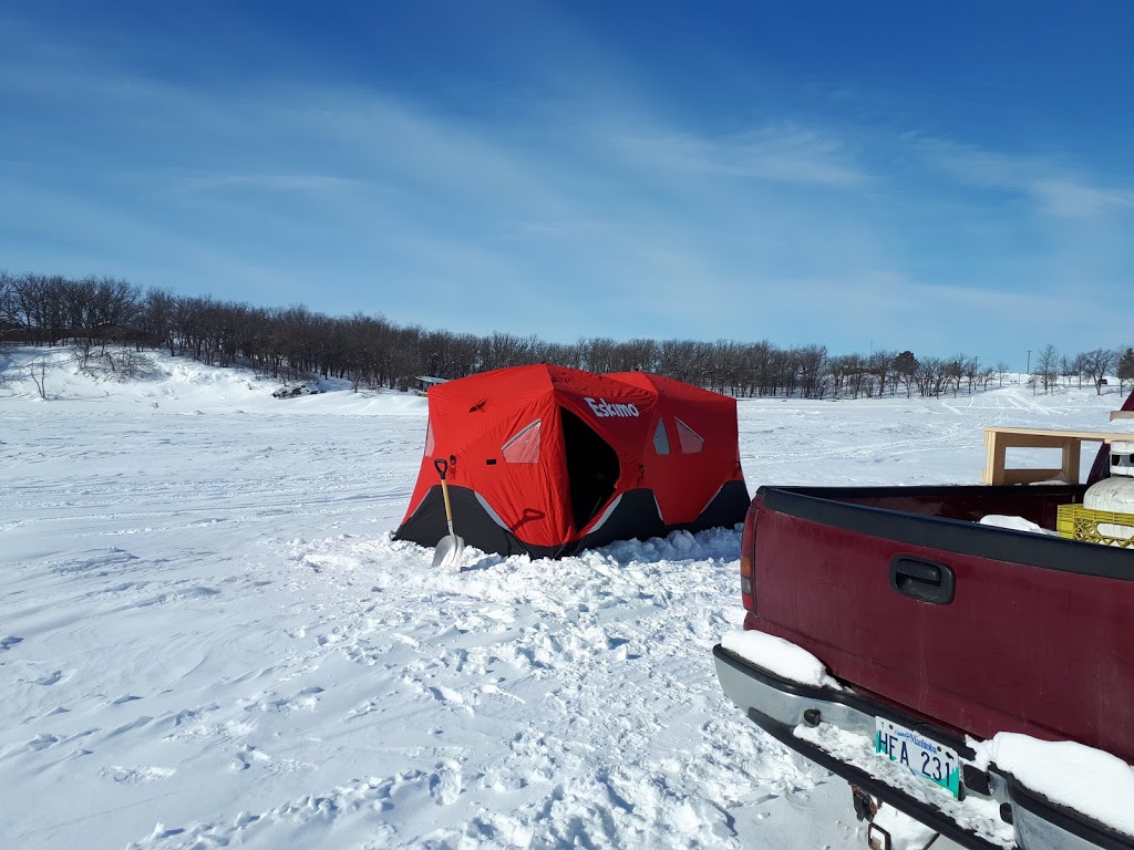 Lake Minnewasta Campground & Colert Beach | 100 Colert Rd, Morden, MB R6M 1V3, Canada | Phone: (204) 822-4991