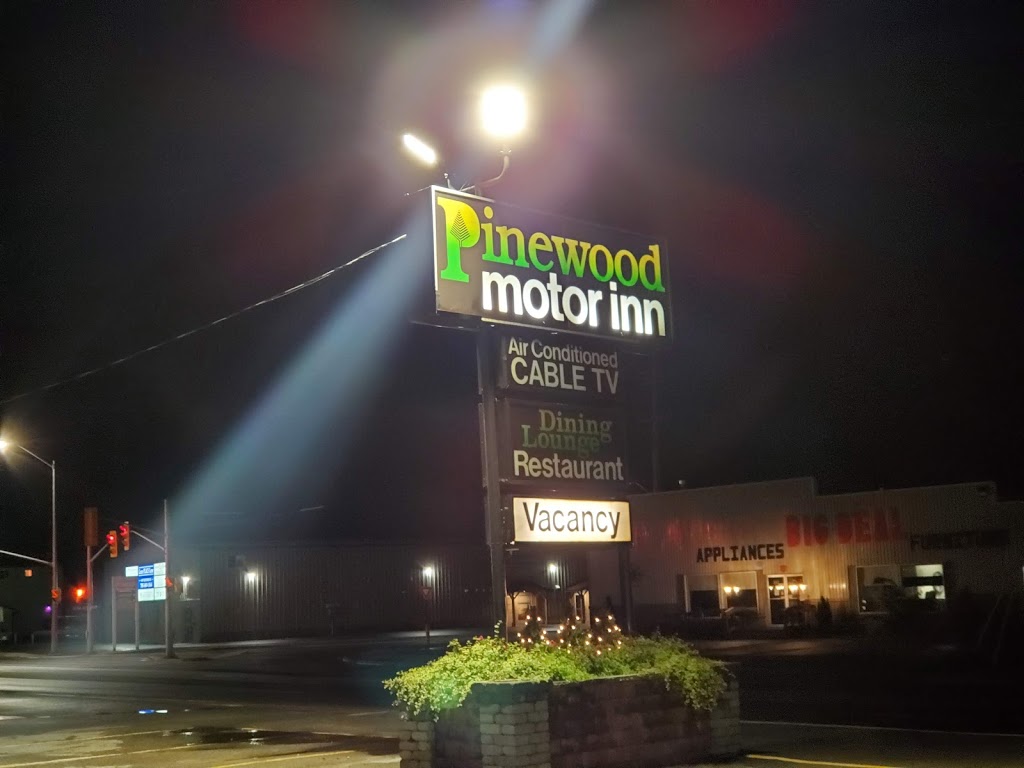 Pinewood Motor Inn | 378 Centre St, Espanola, ON P5E 1G3, Canada | Phone: (705) 869-3460