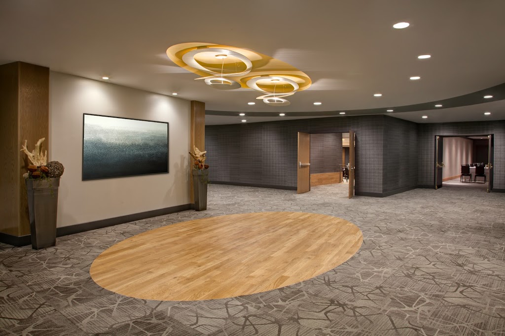 Hilton Toronto Airport Hotel & Suites | 5875 Airport Rd, Mississauga, ON L4V 1N1, Canada | Phone: (905) 677-9900